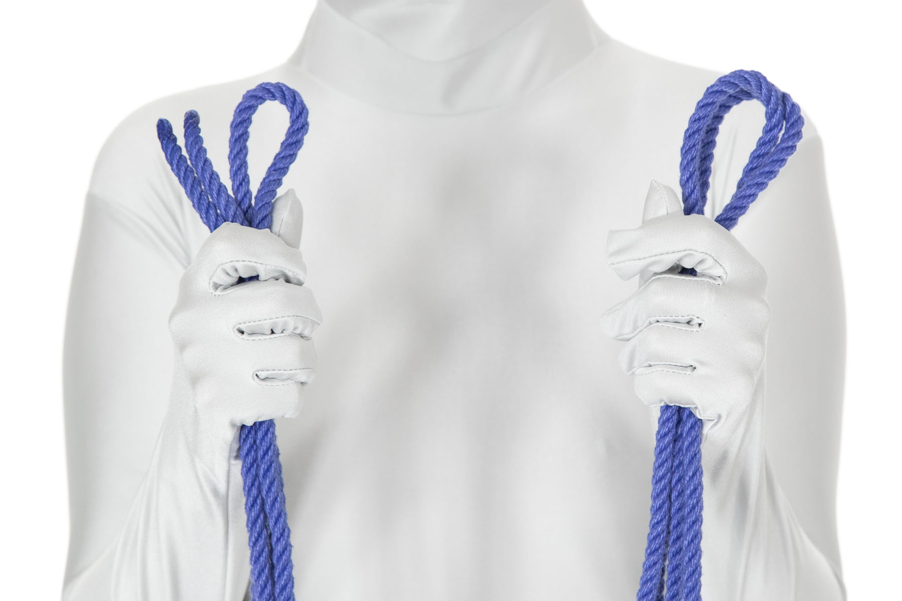 A person holding two ends of a blue rope and the doubled center of the rope in their right hand and two doubled rope centers in their left hand.