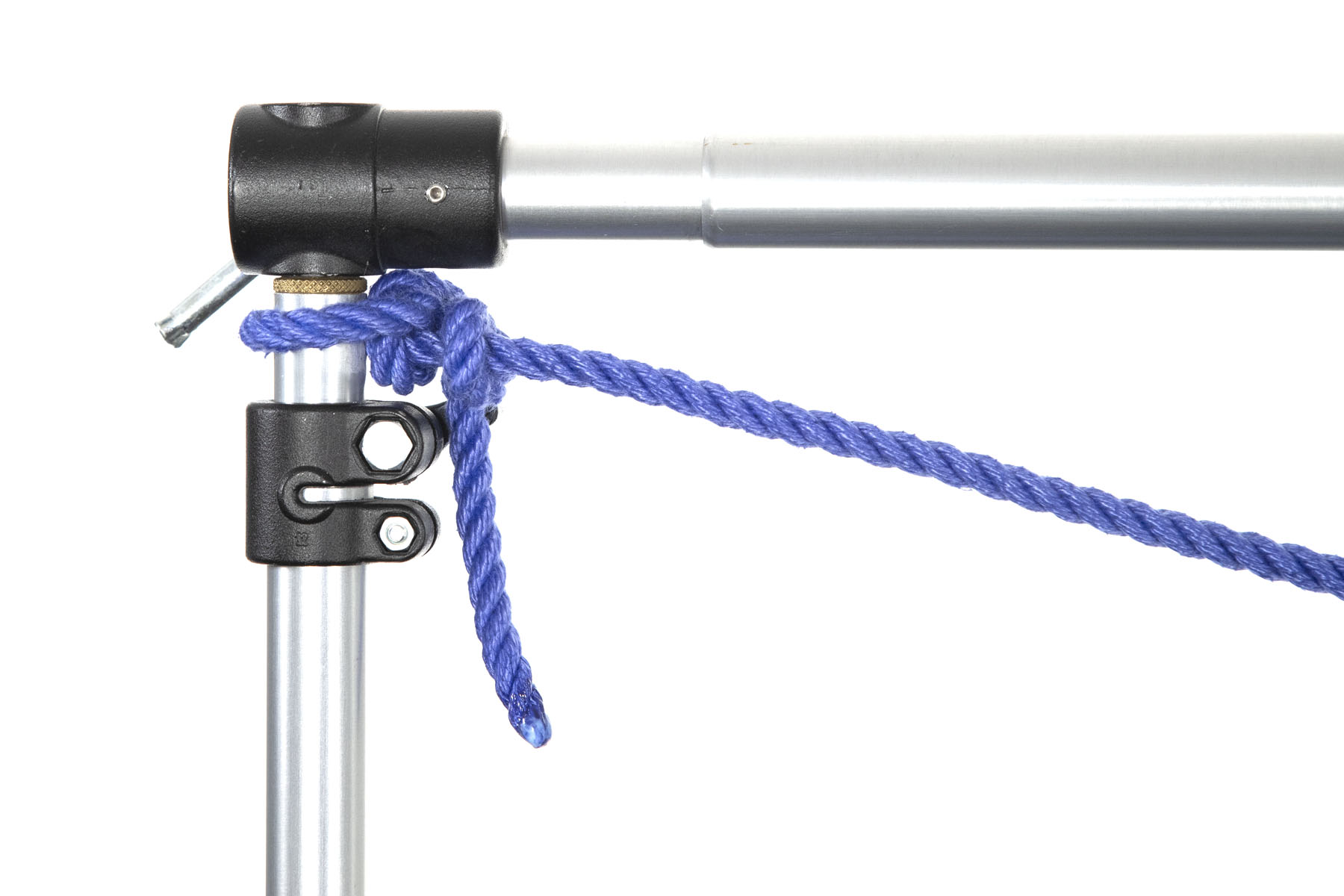 Two one inch diameter aluminum pipes meet at a ninety degree angle. One exits the frame to the right and the other exits the frame at the bottom. A single length of blue rope is tied to the vertical pipe with two half hitches.